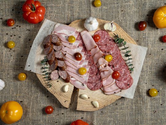 Jak wybrać wędliny na święta? Poradnik planowania świątecznych zakupów