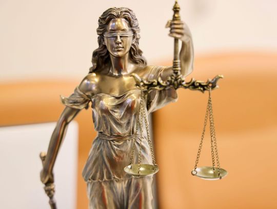 Jakie prawa ma osoba pokrzywdzona przestępstwem i jak skutecznie dochodzić swoich roszczeń?