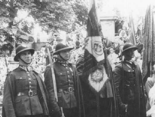 Ocalone sztandary podkarpackich pułków