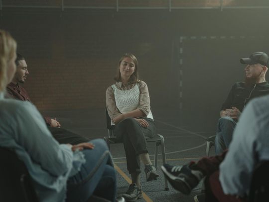 Wsparcie po terapii uzależnień - dlaczego warto zaplanować dalsze kroki?