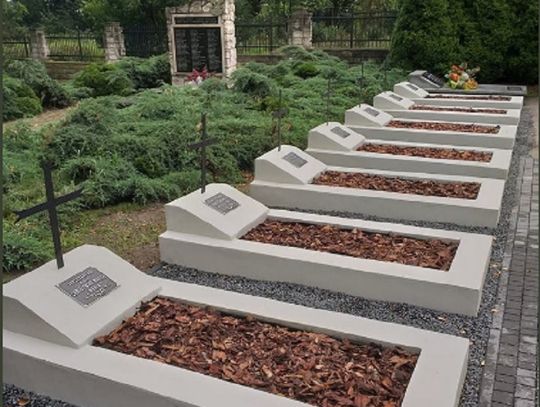 Zakończył się remont nagrobków na Cmentarzu Wojskowym w Dębicy