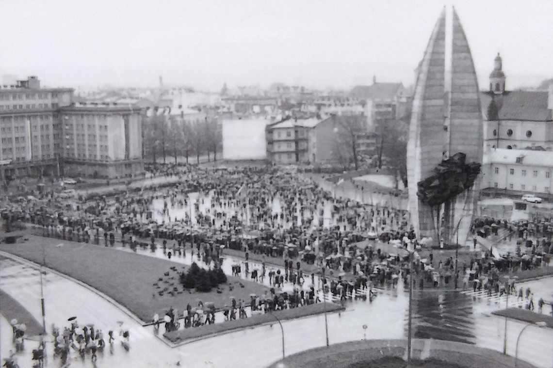 1.05.1974 odsłonięto w Rzeszowie Pomnik Walk Rewolucyjnych