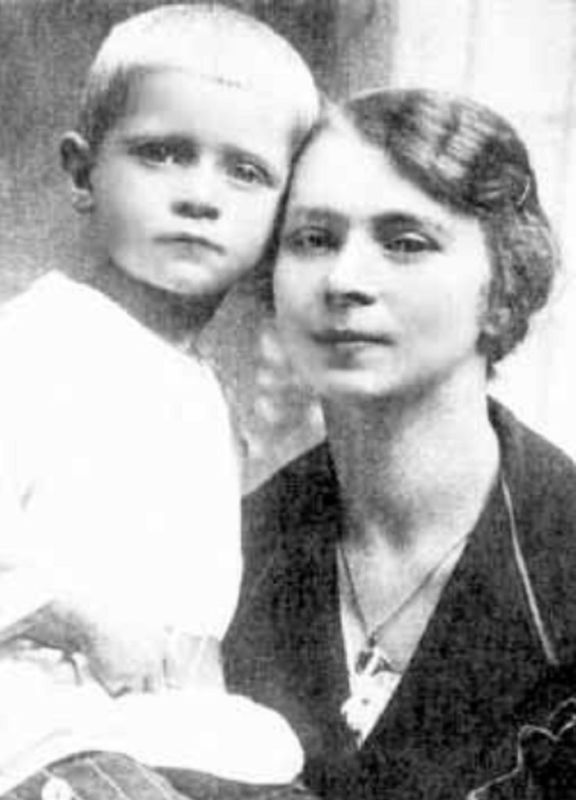 6.05.1921. Urodził się Jan Bytnar. Dzieciństwo "Rudego" wspomina matka - Zdzisława.