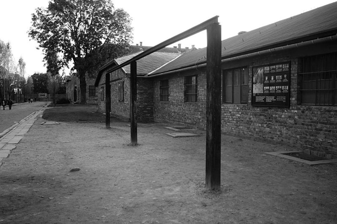 80 lat temu w Auschwitz powieszono 12 więźniów za pomoc w ucieczce