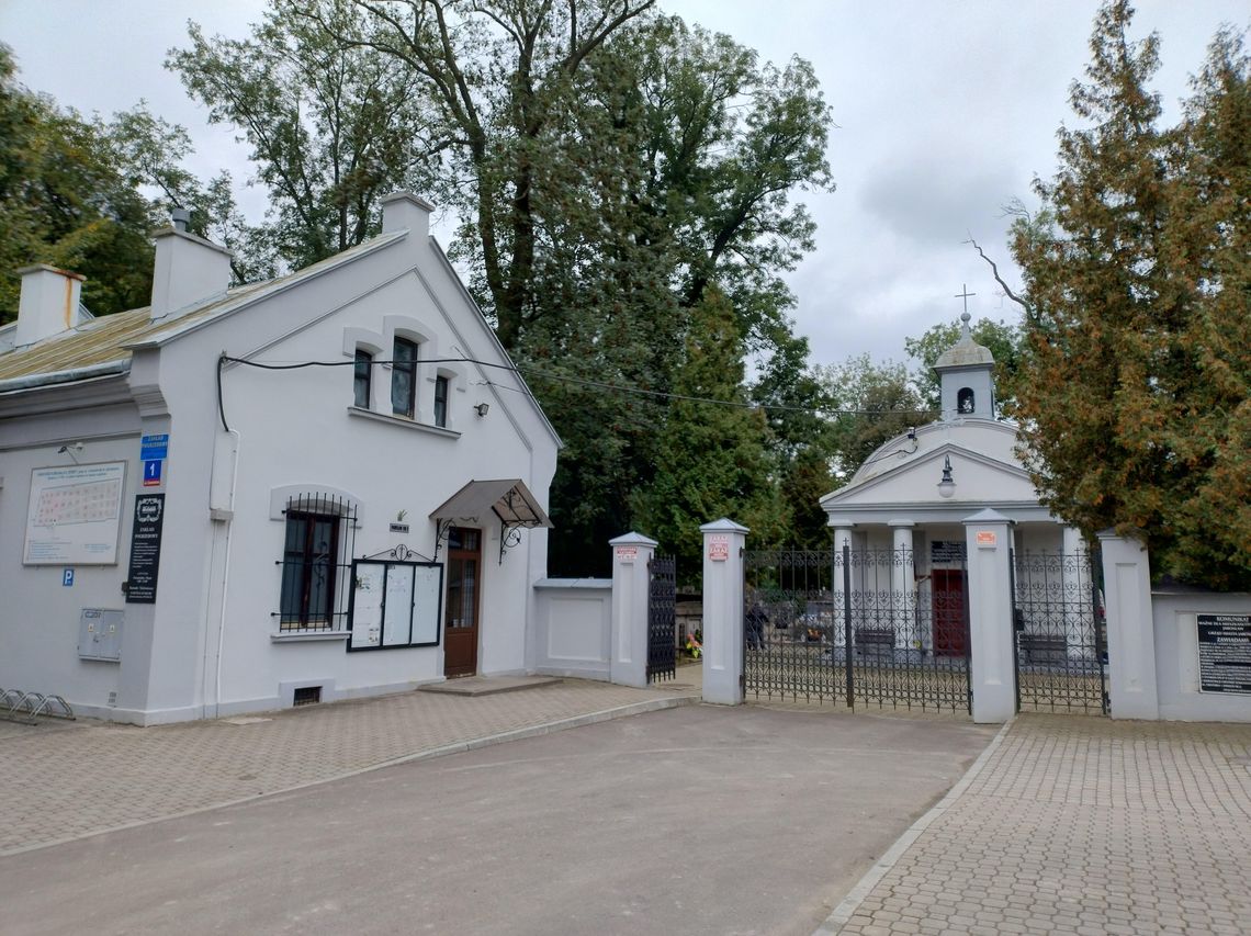 Cesarz zakazał chowania w miastach. Efekty widzimy na Podkarpaciu do dziś