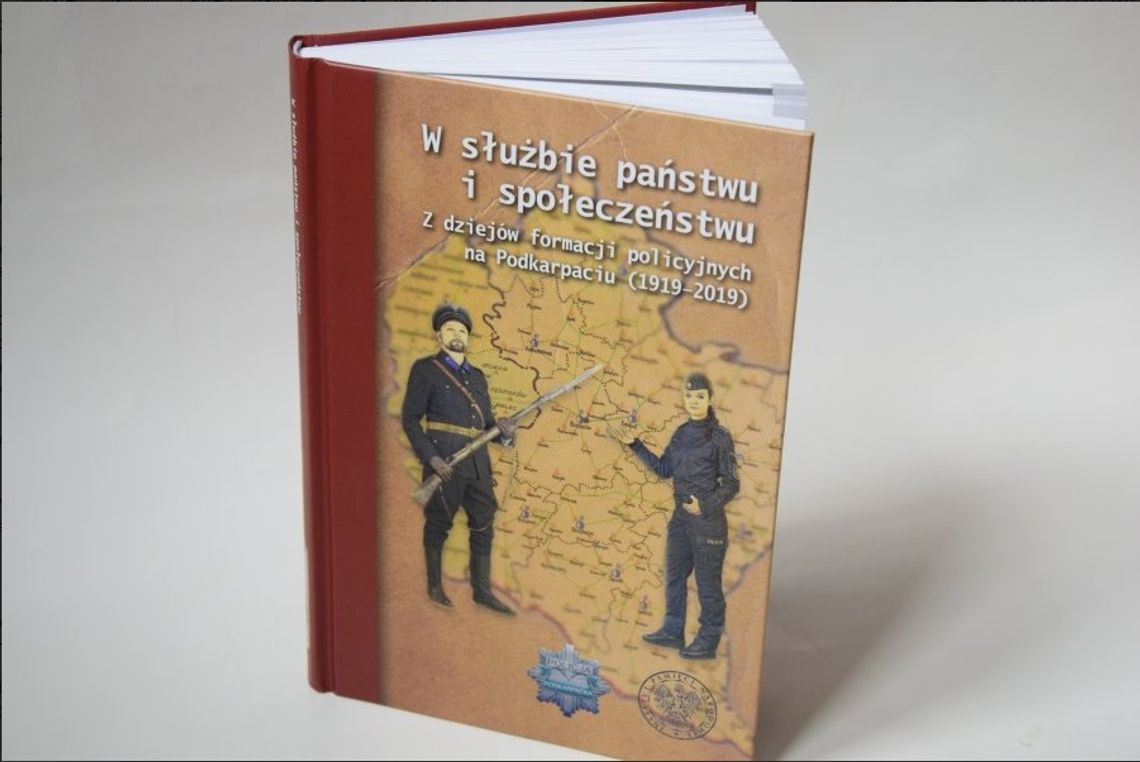 Książka o historii podkarpackiej policji