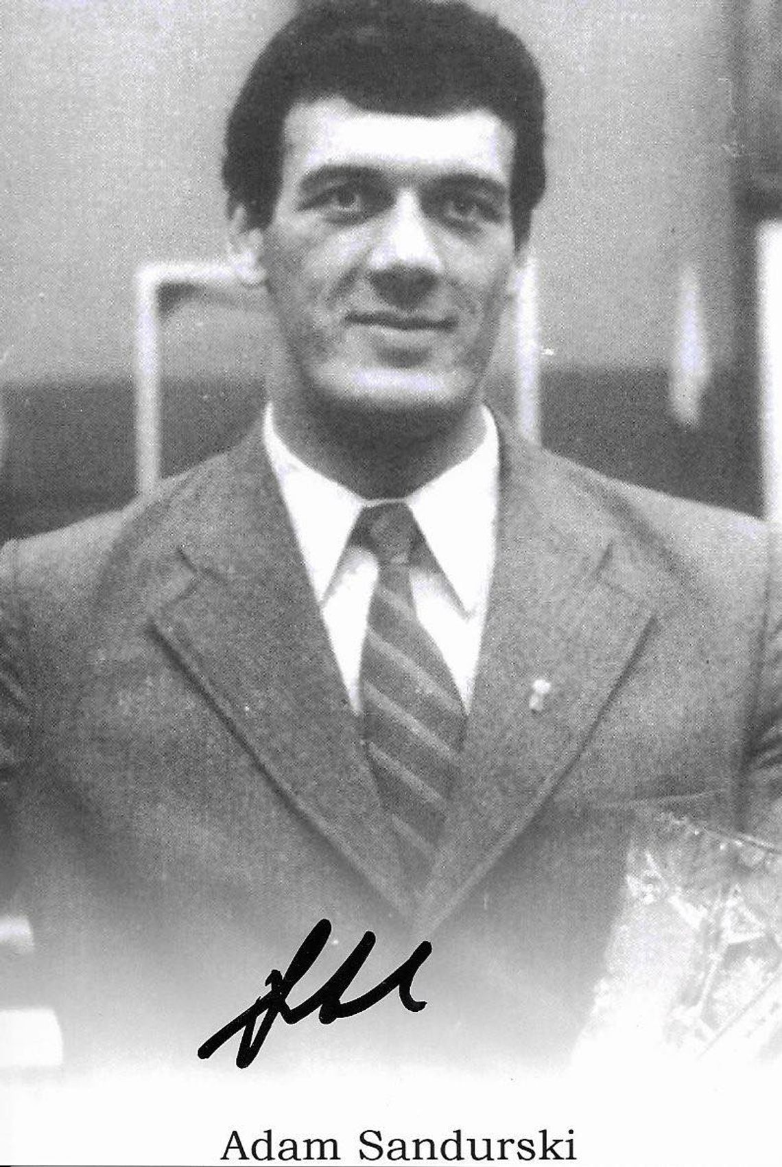 21 lutego 2026 w NIemeczech zmarł Adam Sandurski, wybitny zapaśnik w stylu wolnym, wielokrotny mistrz Polski, brązowy medalista Igrzysk Olimpijskich w Moskwie w 1980 roku.