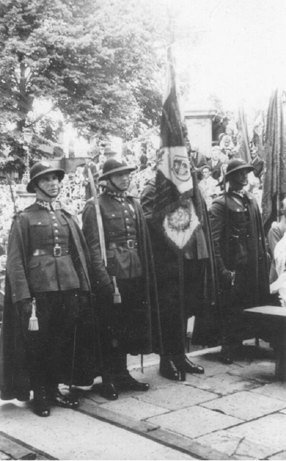 Ocalone sztandary podkarpackich pułków