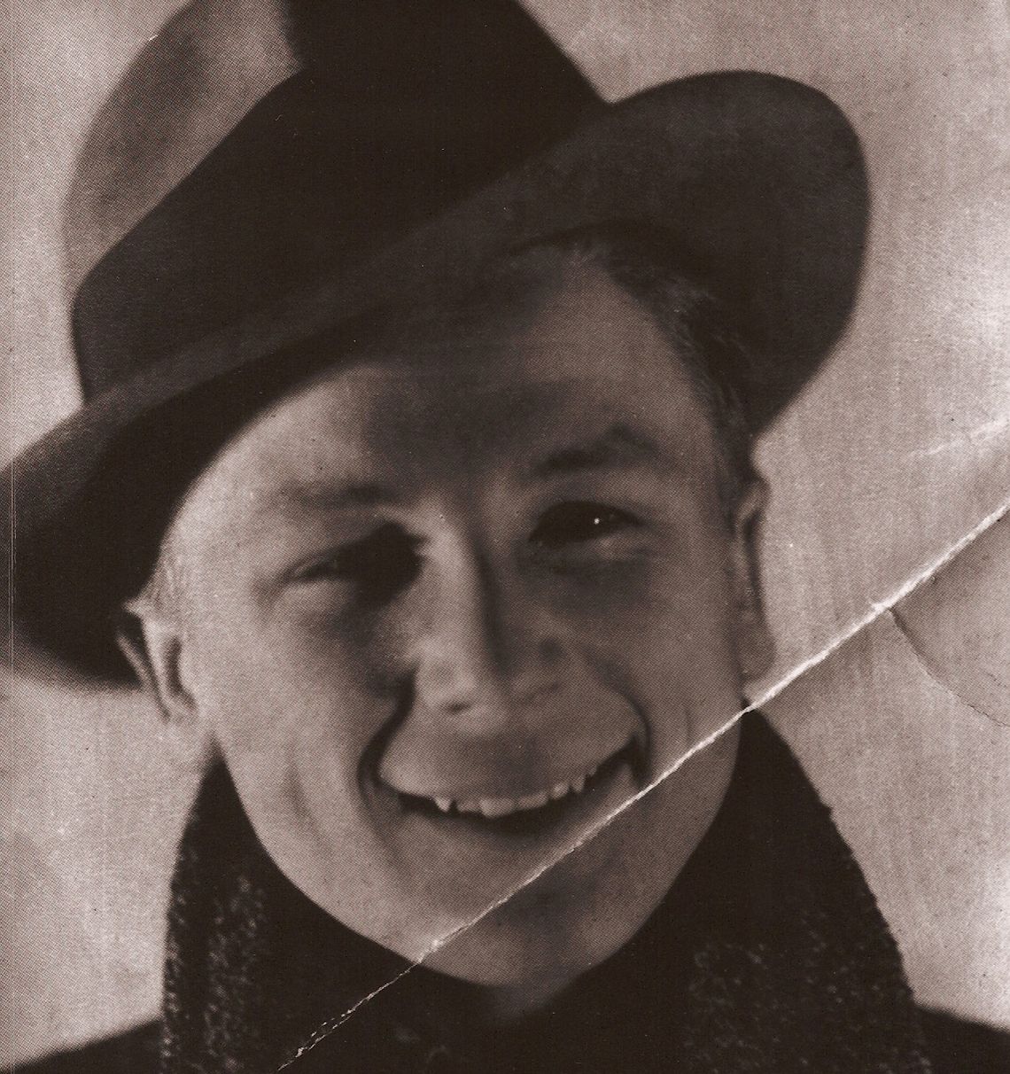 Wilhelm Brasse. Człowiek, który fotografował piekło Auschwitz.