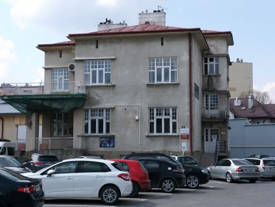 Budynek przy ul. Jagiellońskiej będący niegdyś własnością rodziny Januszów, dzisiaj siedziba Estrady Rzeszowskiej.